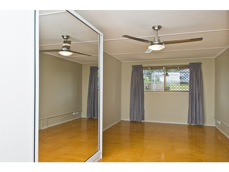 4 Horder Avenue, Labrador QLD 4215