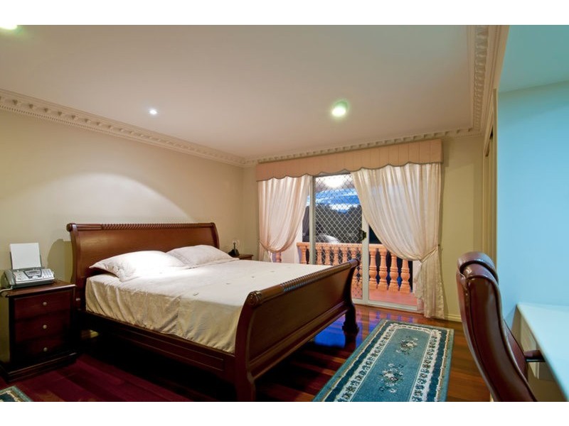 9 Blakehurst Place, Robina QLD 4226