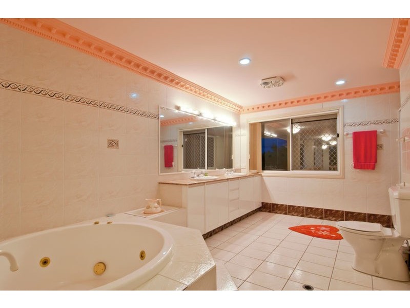 9 Blakehurst Place, Robina QLD 4226