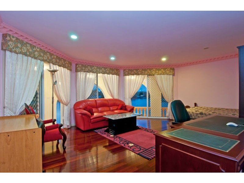 9 Blakehurst Place, Robina QLD 4226