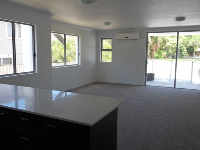 1/24-26 Proud Street, Labrador QLD 4215