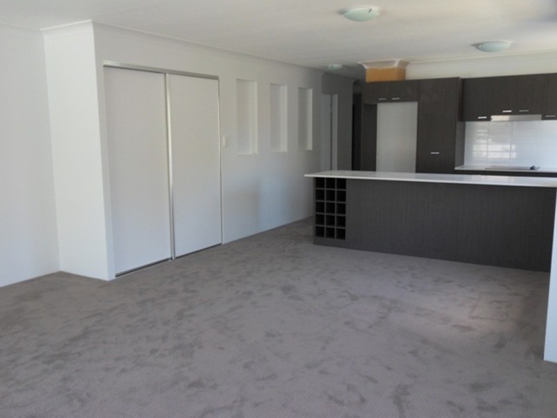 1/24-26 Proud Street, Labrador QLD 4215