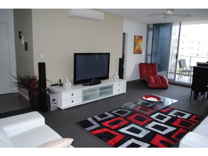 701/4 Como Crescent, Southport QLD 4215