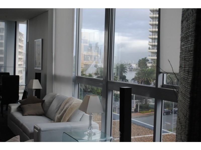 701/4 Como Crescent, Southport QLD 4215