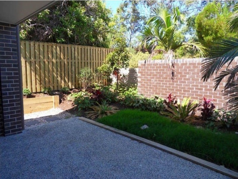 1-4/39 Gordon Street, Labrador QLD 4215