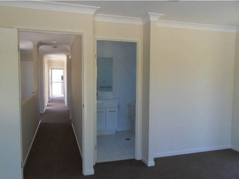 1-4/39 Gordon Street, Labrador QLD 4215