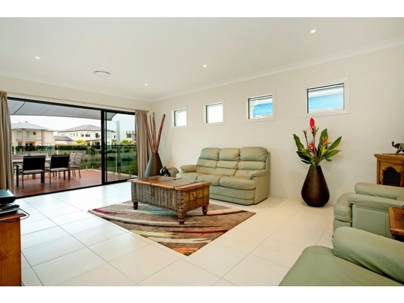 103 Compass Drive, Biggera Waters QLD 4216