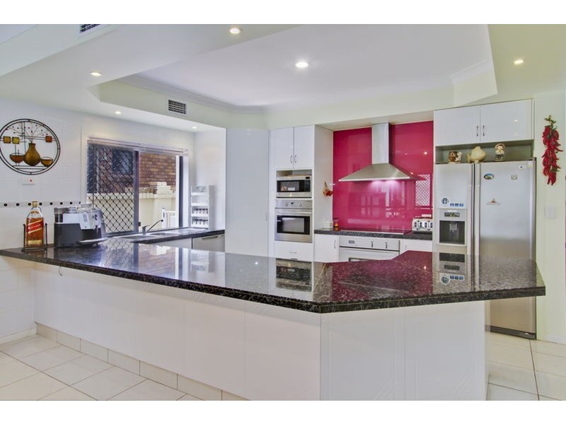 34 Oxley Drive, Paradise Point QLD 4216