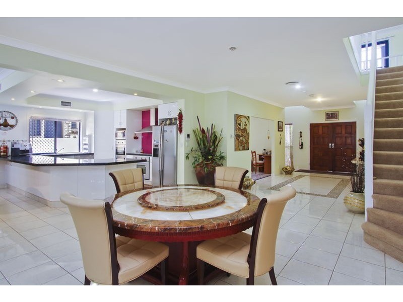 34 Oxley Drive, Paradise Point QLD 4216