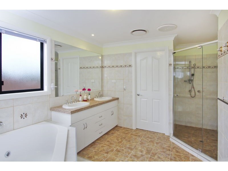 34 Oxley Drive, Paradise Point QLD 4216