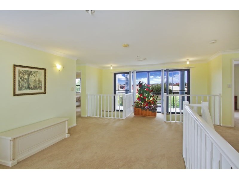 34 Oxley Drive, Paradise Point QLD 4216