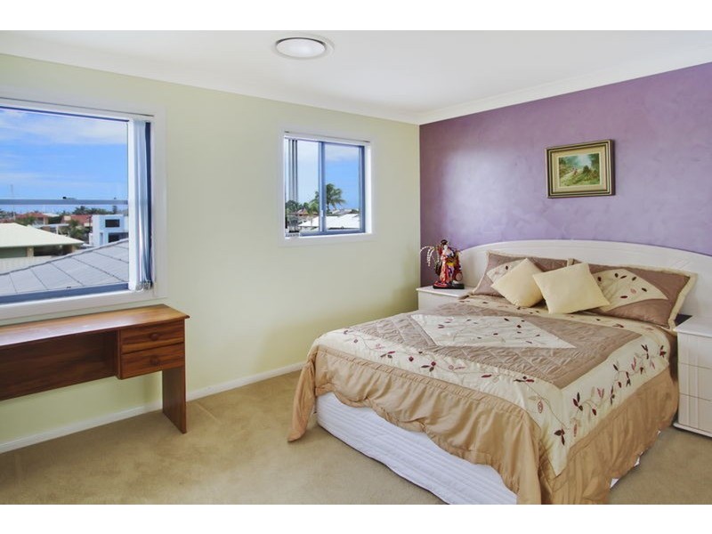 34 Oxley Drive, Paradise Point QLD 4216