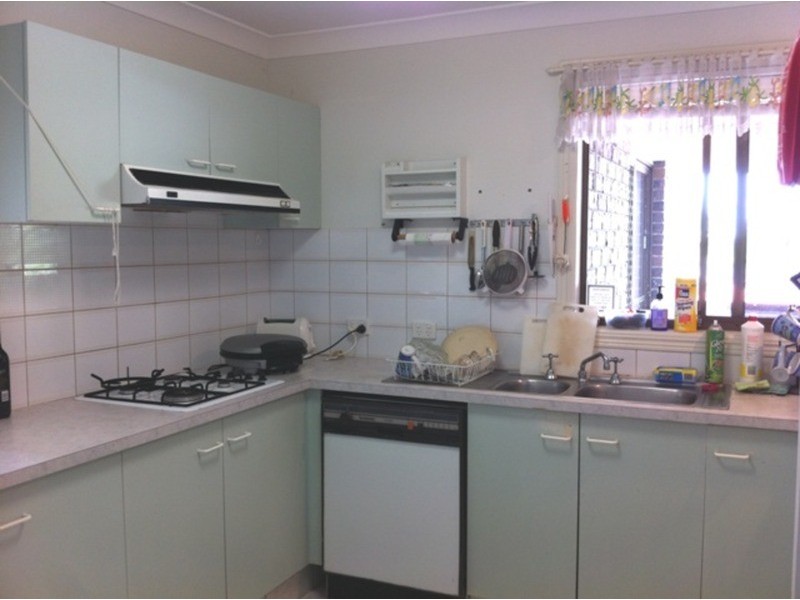 42 Parasol Street, Ashmore QLD 4214