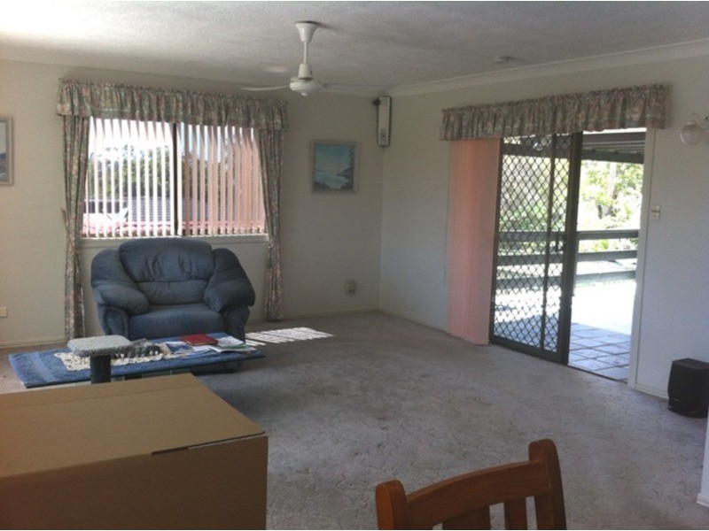 42 Parasol Street, Ashmore QLD 4214
