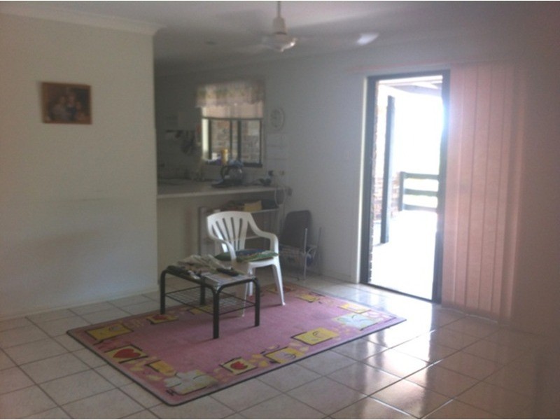 42 Parasol Street, Ashmore QLD 4214