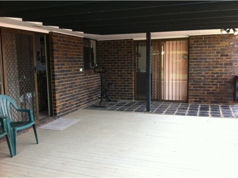 42 Parasol Street, Ashmore QLD 4214