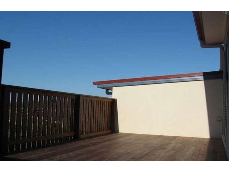 28 Angourie Crescent, Pacific Pines QLD 4211