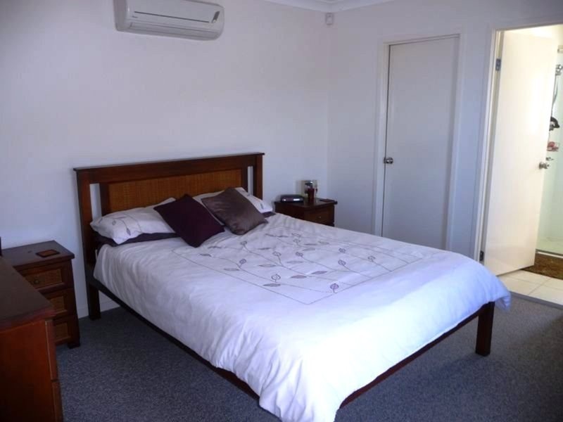 28 Angourie Crescent, Pacific Pines QLD 4211