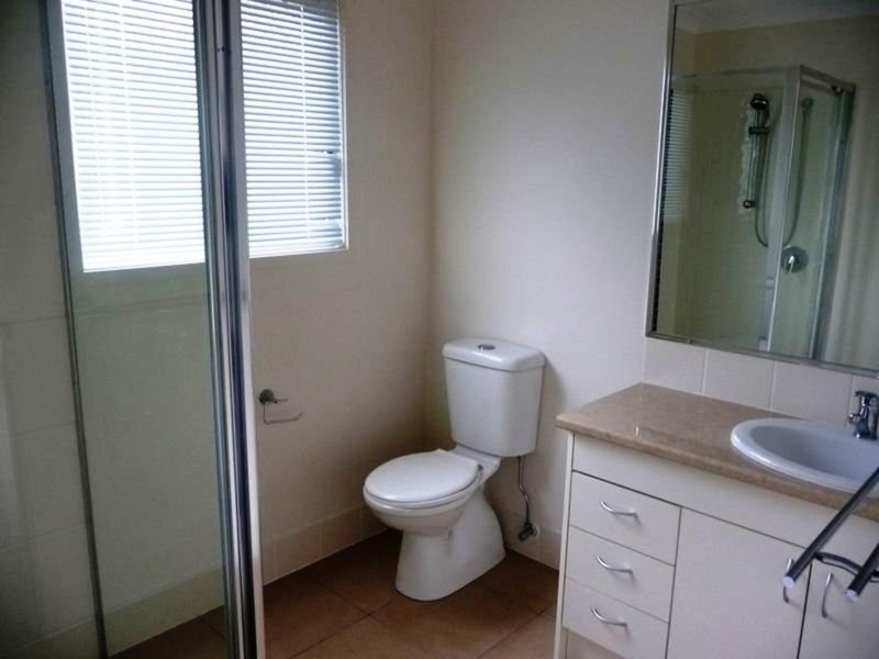 28 Angourie Crescent, Pacific Pines QLD 4211