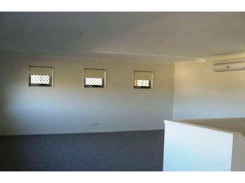 28 Angourie Crescent, Pacific Pines QLD 4211