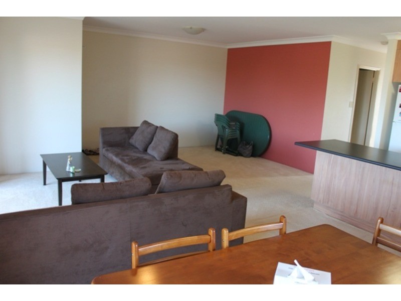 12/25 Walton Street, Southport QLD 4215