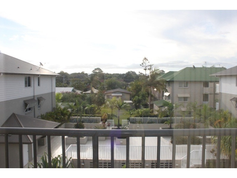 12/25 Walton Street, Southport QLD 4215