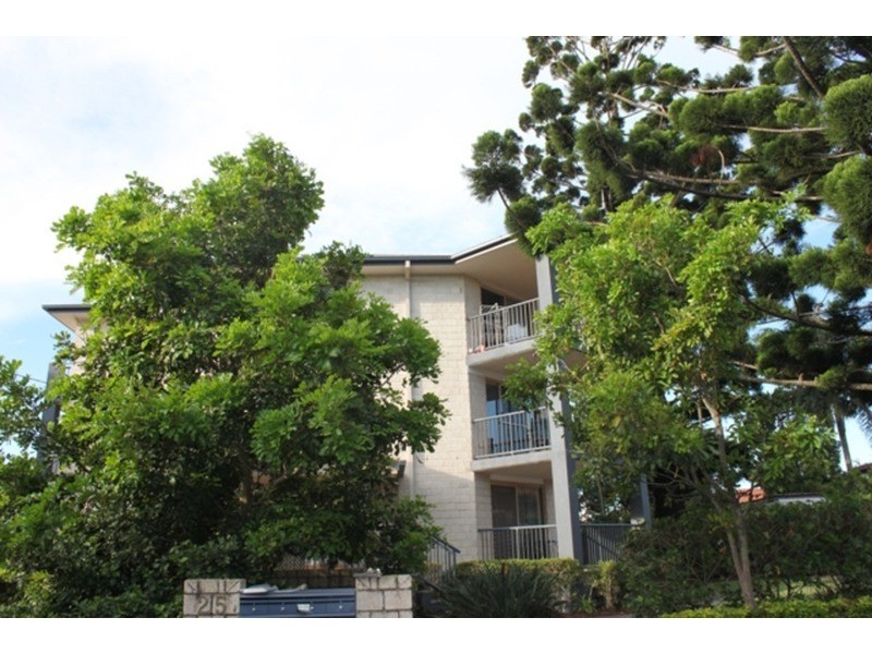 12/25 Walton Street, Southport QLD 4215