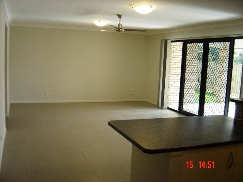 26 Diamantina Circuit, Pacific Pines QLD 4211