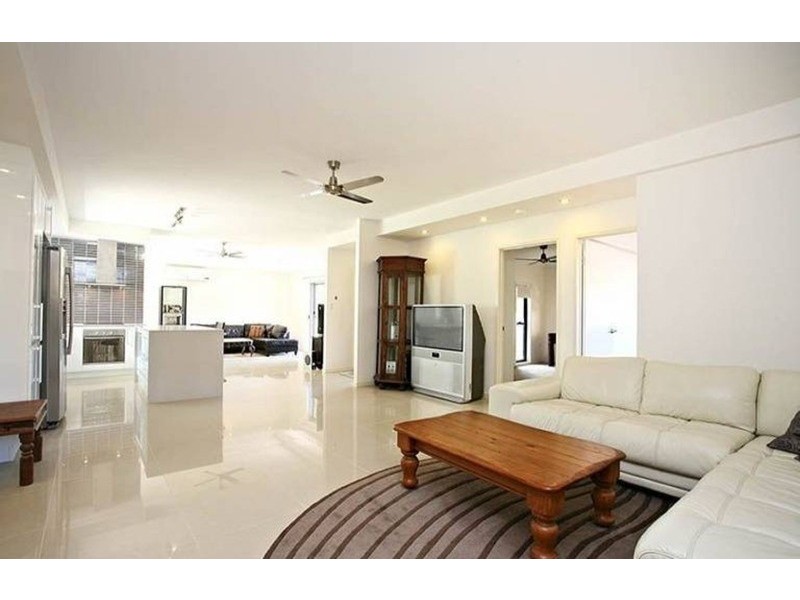 Broadbeach Waters QLD 4218