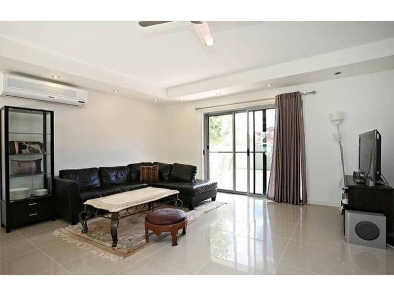 Broadbeach Waters QLD 4218