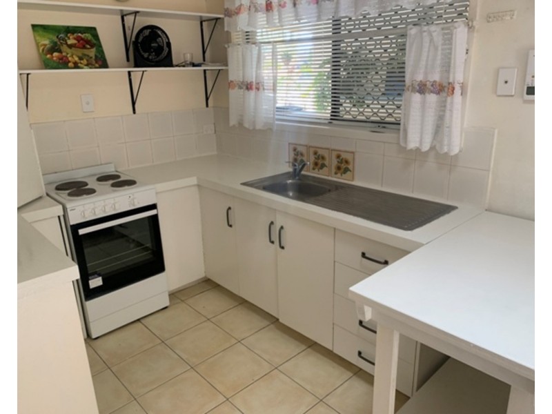 2/44 Walton Street, Southport QLD 4215