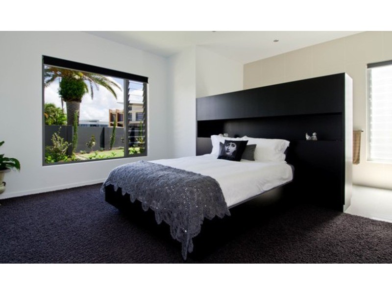 Paradise Point QLD 4216