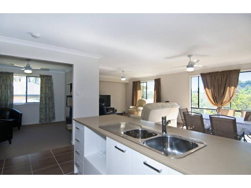 99 Observatory Drive, Reedy Creek QLD 4227