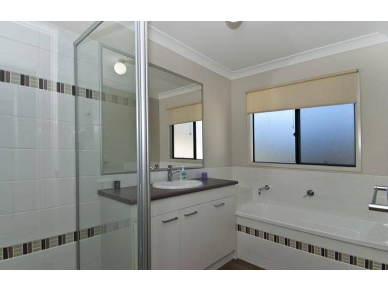 99 Observatory Drive, Reedy Creek QLD 4227