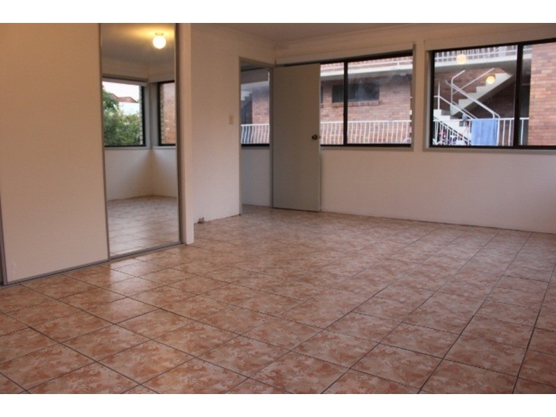 2/27 White Street, Southport QLD 4215