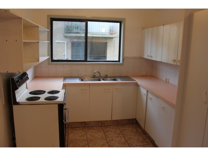 2/27 White Street, Southport QLD 4215