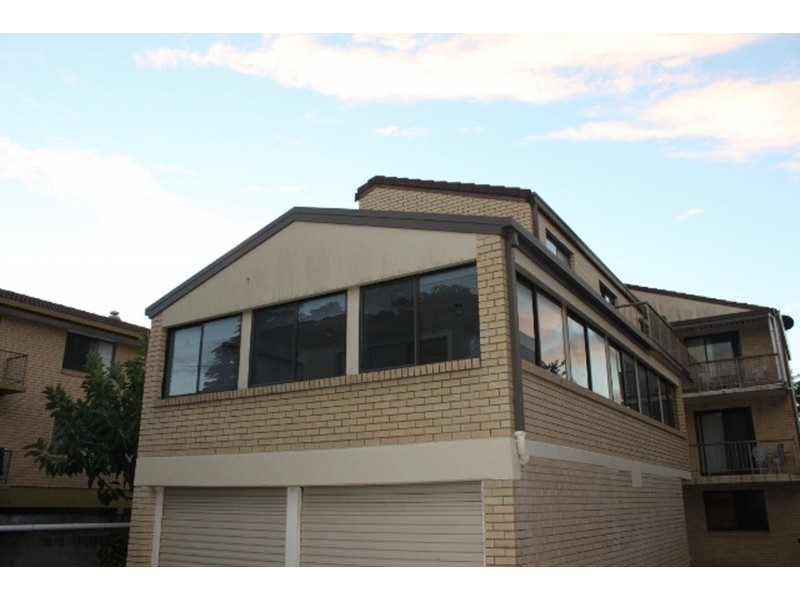 2/27 White Street, Southport QLD 4215