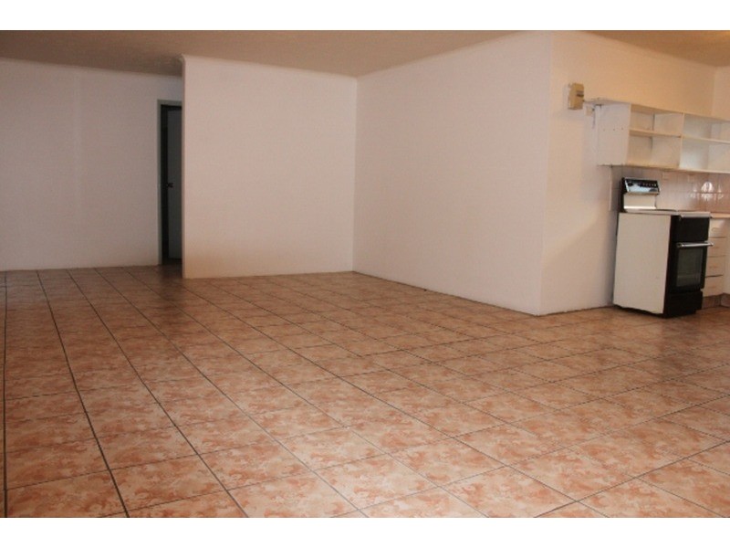 2/27 White Street, Southport QLD 4215