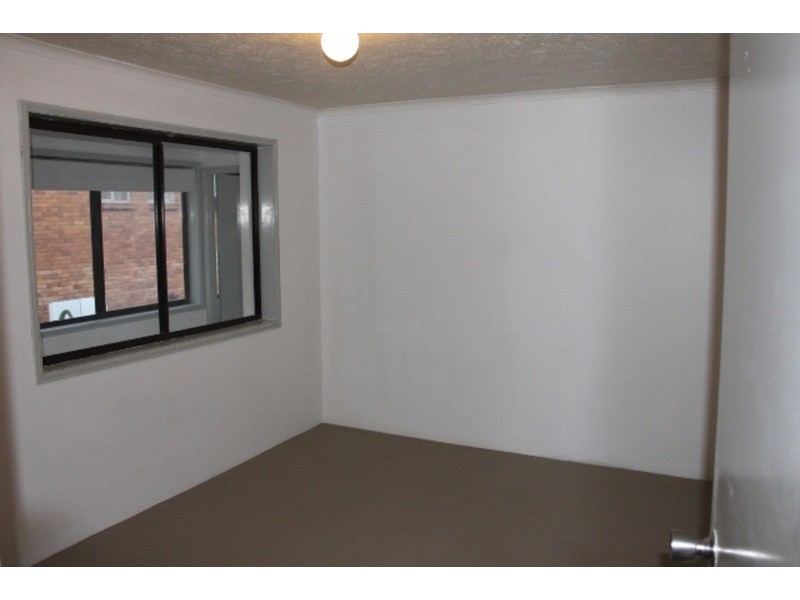 2/27 White Street, Southport QLD 4215