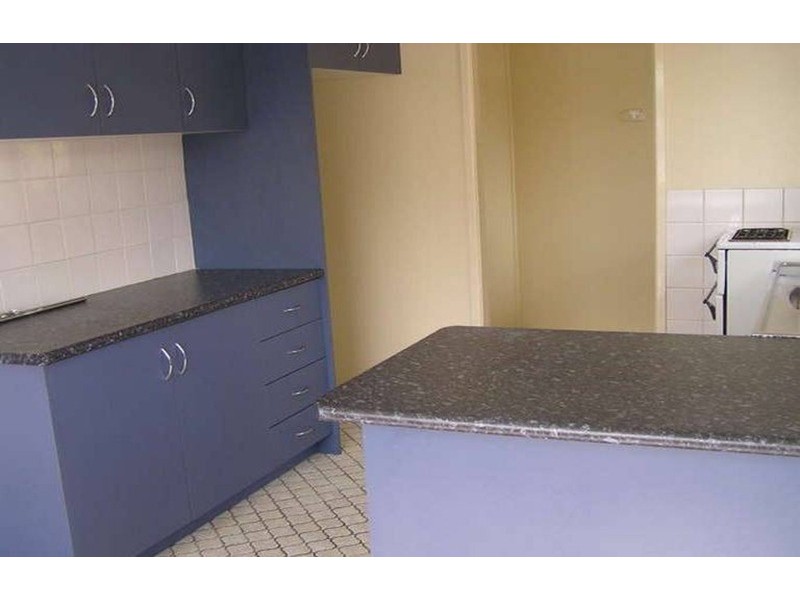 25 Caroline Avenue, Southport QLD 4215