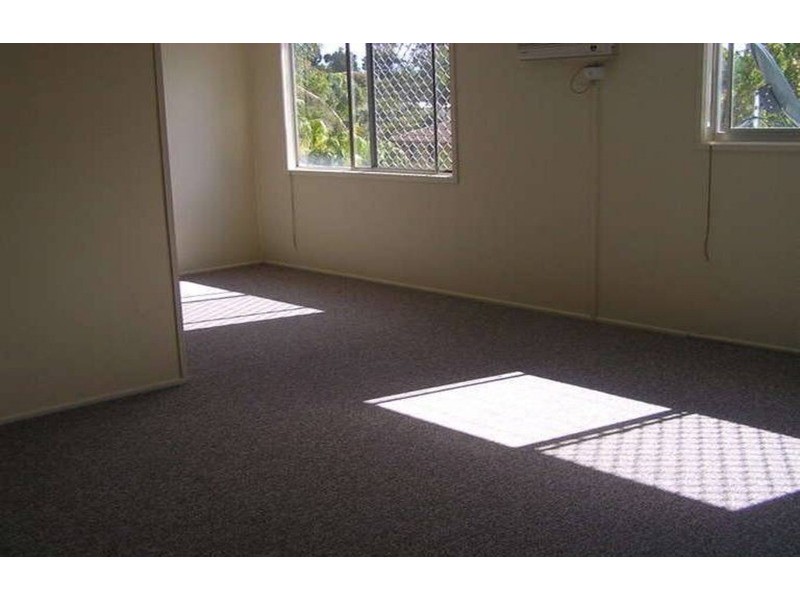 25 Caroline Avenue, Southport QLD 4215