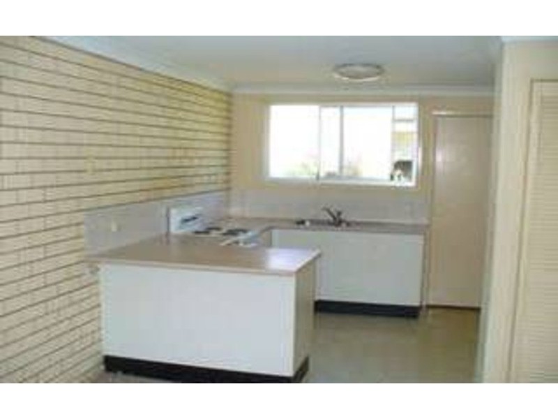 25 Caroline Avenue, Southport QLD 4215