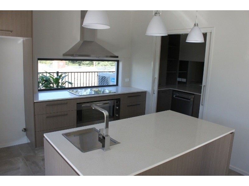 6 Tashey Court, Benowa QLD 4217