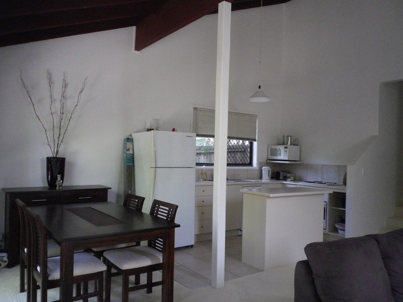 18 Robyn  Street, Southport QLD 4215