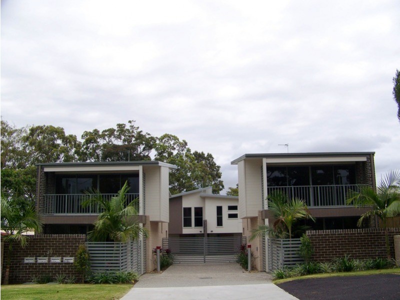 Labrador QLD 4215