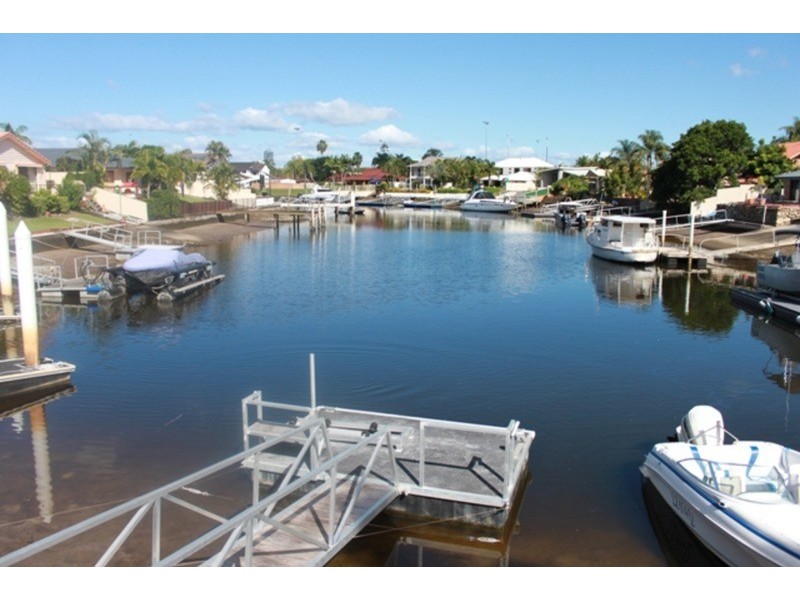5 Erave Avenue, Runaway Bay QLD 4216