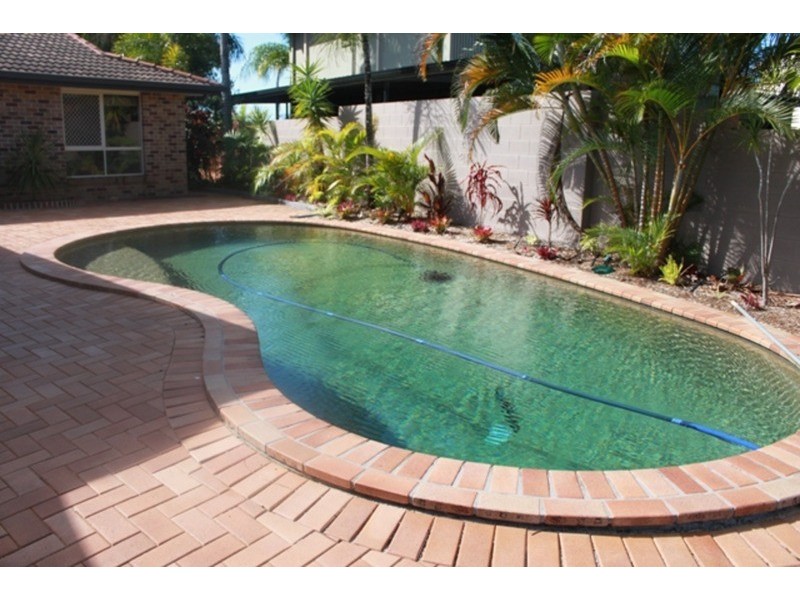 5 Erave Avenue, Runaway Bay QLD 4216