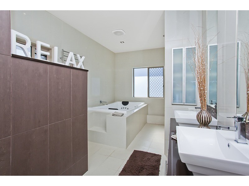 9 Evergreen Court, Parkwood QLD 4214