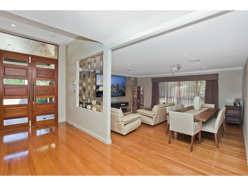 9 Evergreen Court, Parkwood QLD 4214