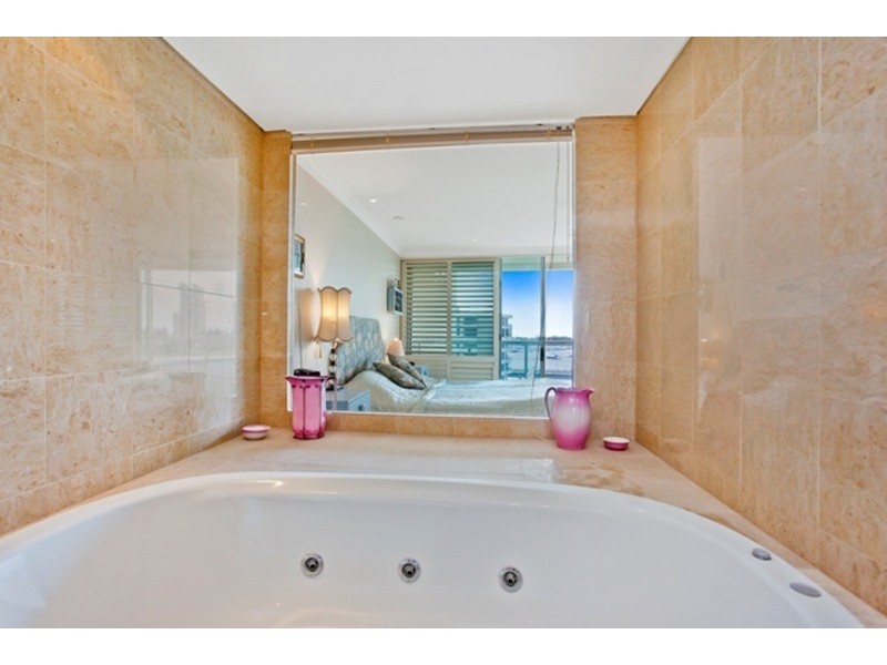 B83/Rivage Royale 75 Brighton Parade, Southport QLD 4215